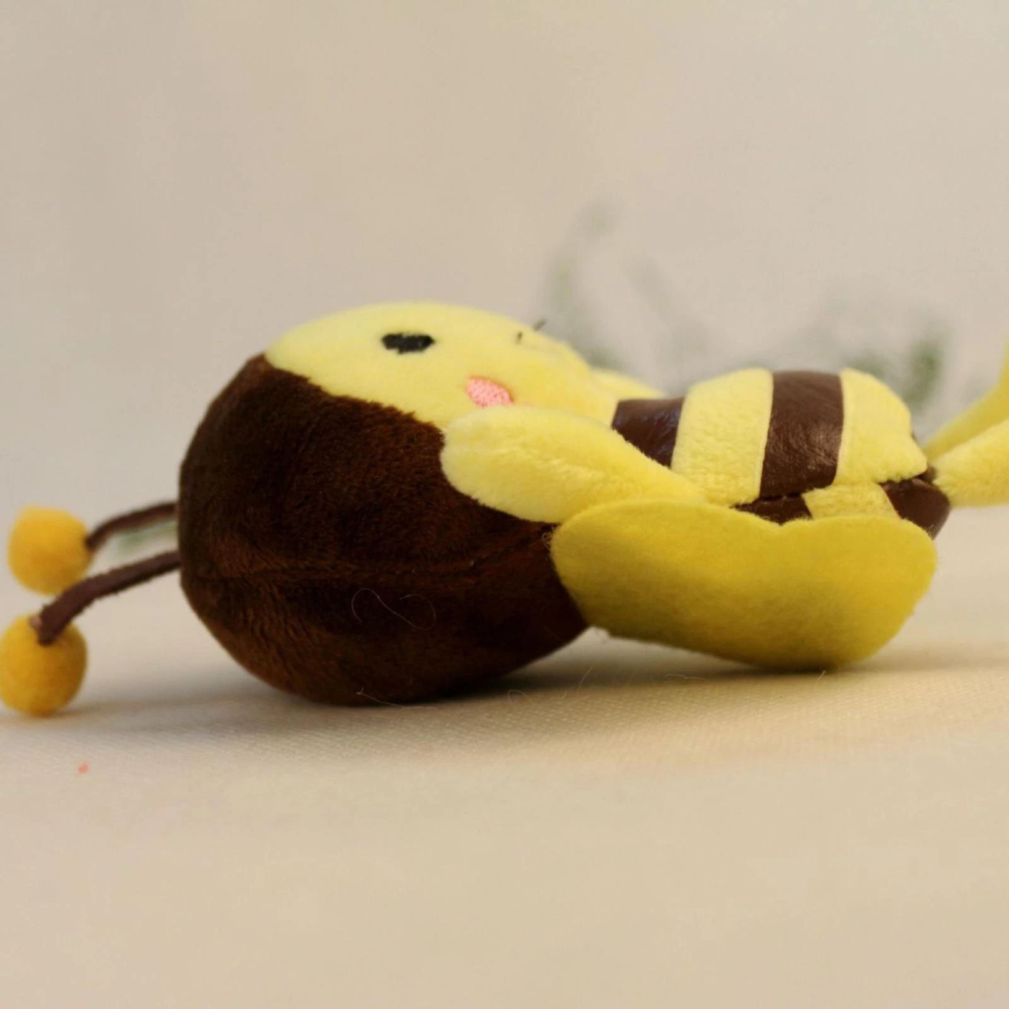 bee plush stuffed animal (4.72" in)