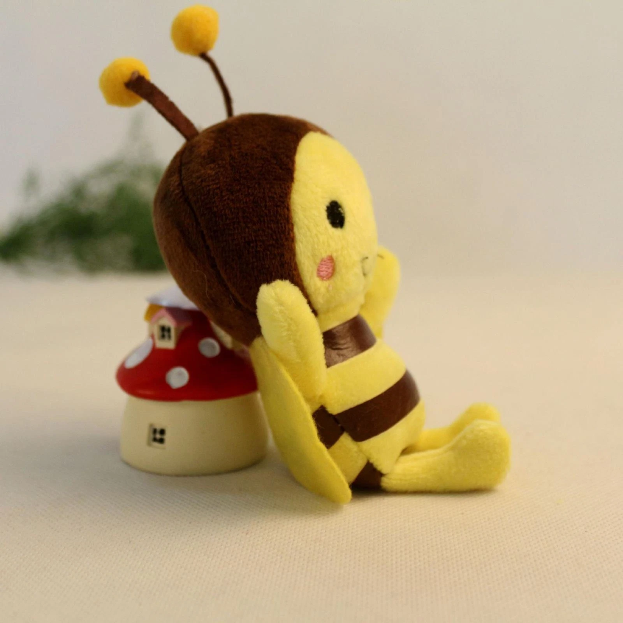 bee plush stuffed animal (4.72" in)